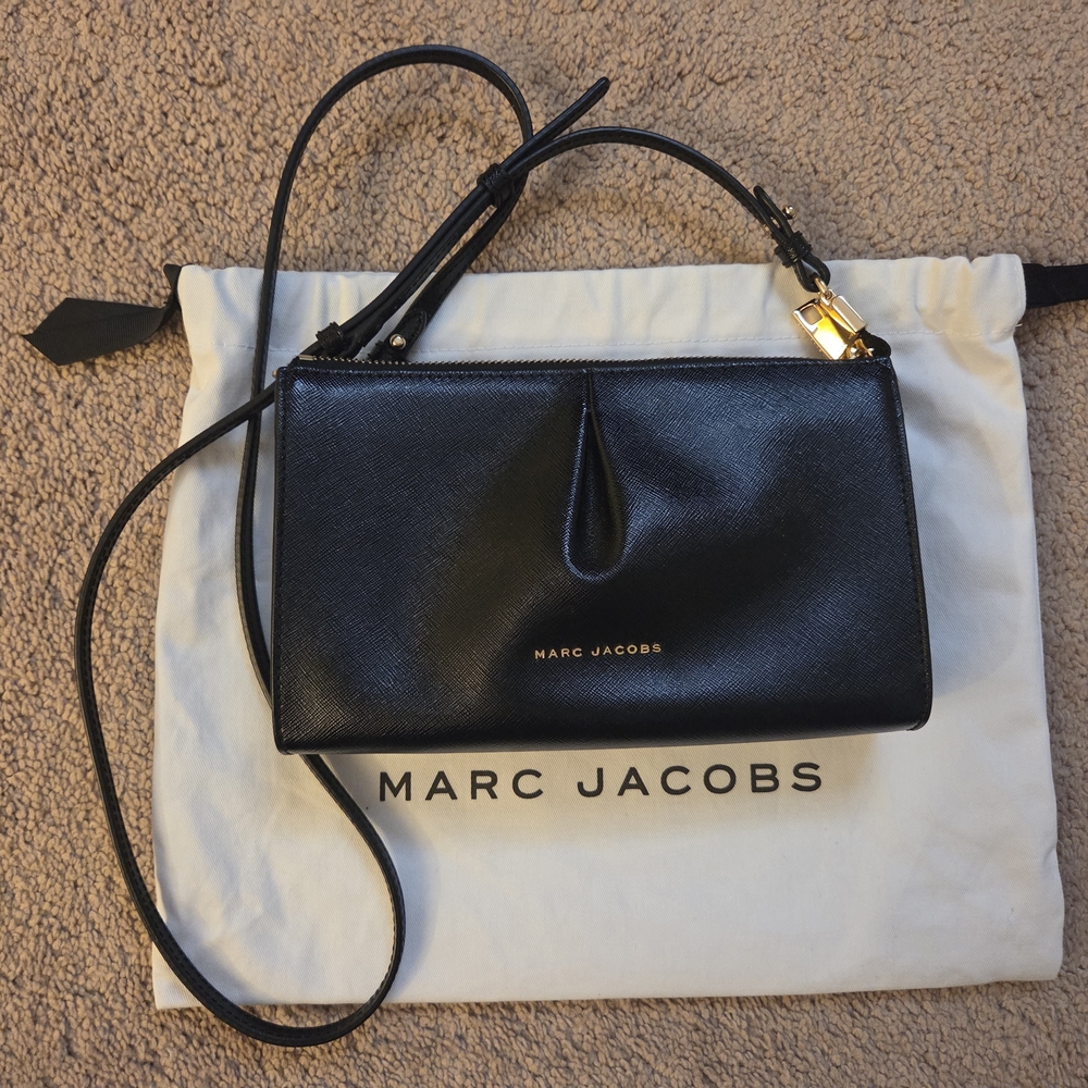 Marc Jacobs Black Crossbody-Lightly Used.